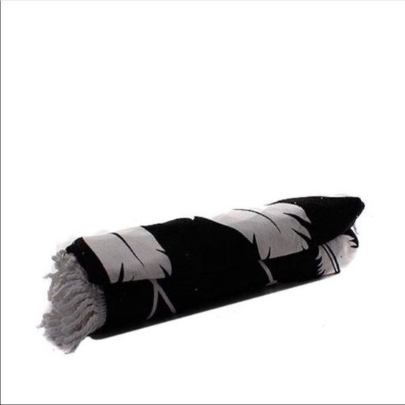 Tassel Round Feather Beach Blanket Towel - Picture 3 of 4